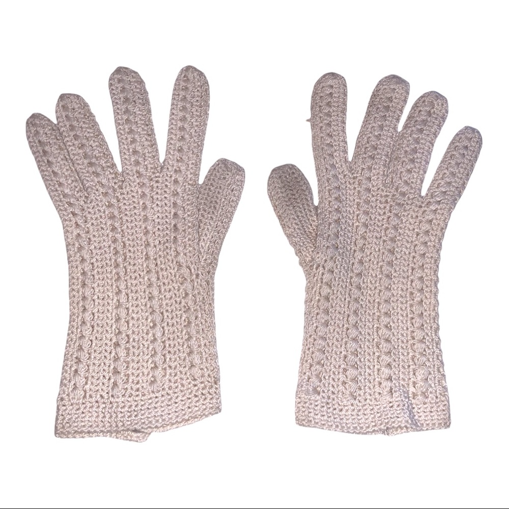 Vintage 1960’s Crochet Cream Knitted Stylish Day Wear Light Weather Gloves